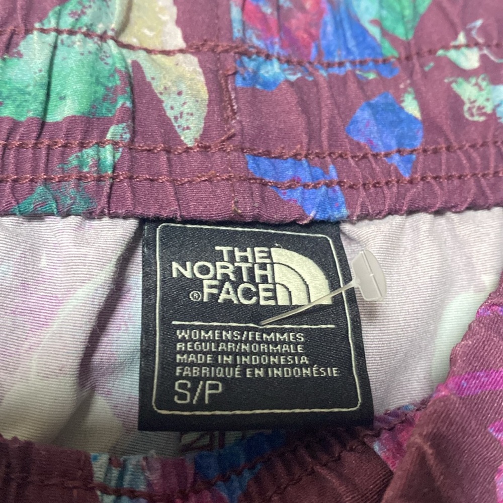 The North Face Classic V Shorts Women’s Small Purple Printed Pull On Drawstring - Picture 6 of 16